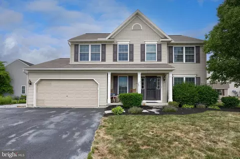 137 Pickwick Cir, Palmyra, PA 17078