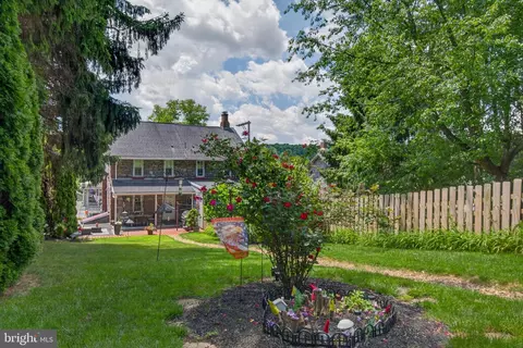 Exterior - 332 Boyd St, Lebanon, PA 17042 photo 9 of 12