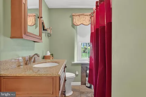 Bath - 332 Boyd St, Lebanon, PA 17042 photo 1 of 1