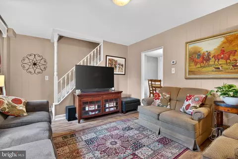 Entry Way - 332 Boyd St, Lebanon, PA 17042 photo 1 of 2