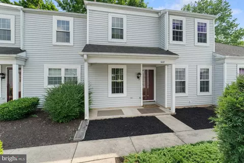 608 Cambridge Ct, Palmyra, PA 17078