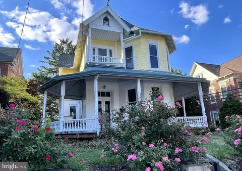 321 E Main St, Annville, PA 17003