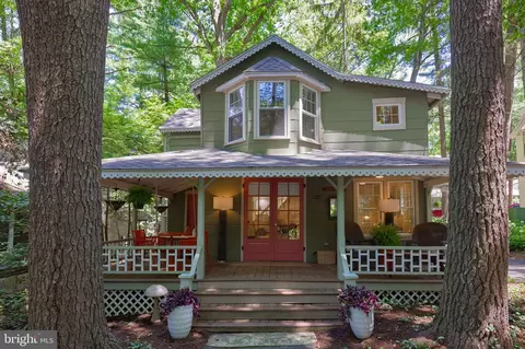 411 2nd St, Mount Gretna, PA 17064