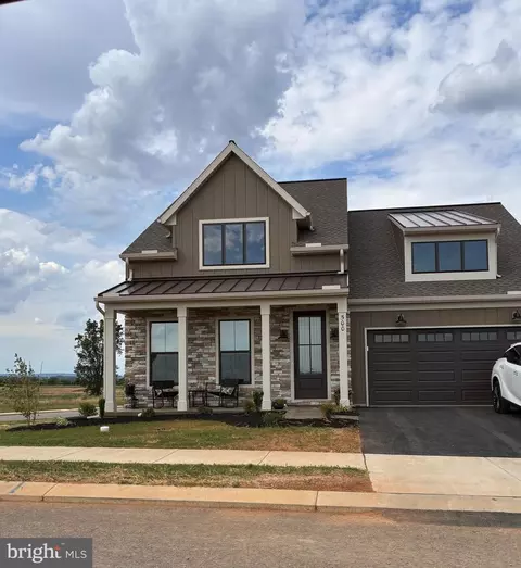 500 Winding Creek Blvd, Annville, PA 17003