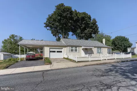 201 S Hetrick Ave, Palmyra, PA 17078