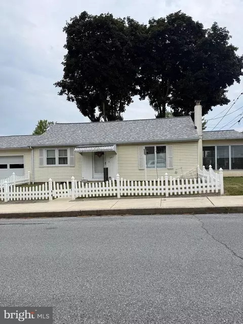 201 S Hetrick Ave, Palmyra, PA 17078