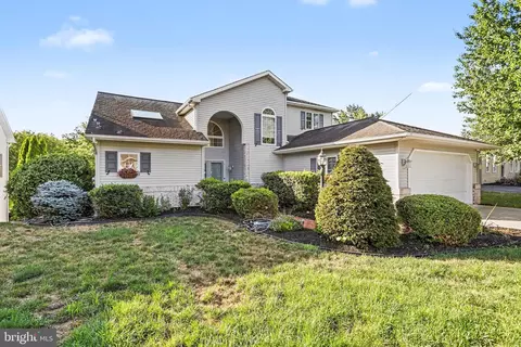 532 Waterside Cir L-0133, Lebanon, PA 17042