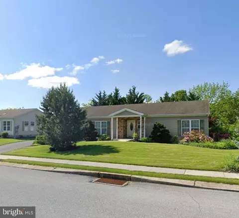 8 Madeleine Dr, Myerstown, PA 17067