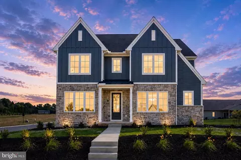 836 Wheatfield Ln, Lebanon, PA 17042