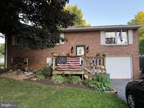 1411 Esther Dr, Lebanon, PA 17042