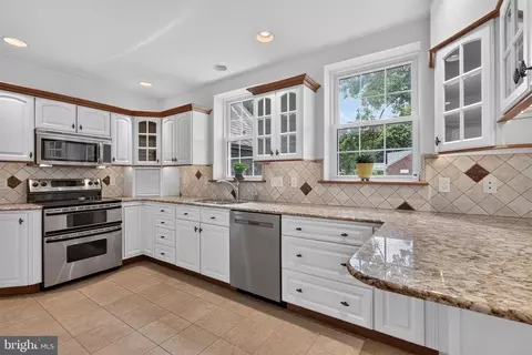 Kitchen - 624 E Cherry St, Palmyra, PA 17078 photo 1 of 3