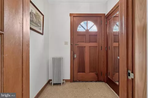 Entry Way - 624 E Cherry St, Palmyra, PA 17078 photo 1 of 4