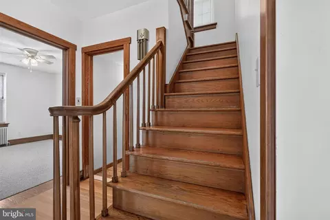 Entry Way - 624 E Cherry St, Palmyra, PA 17078 photo 4 of 4