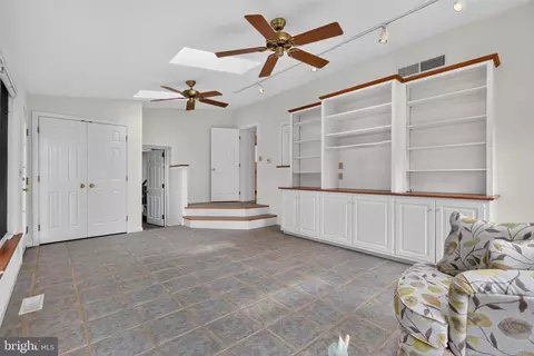 Living - 624 E Cherry St, Palmyra, PA 17078 photo 6 of 6