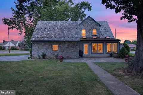 Exterior - 624 E Cherry St, Palmyra, PA 17078 photo 5 of 12
