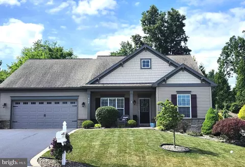 928 Sweetbay Ln, Lebanon, PA 17046