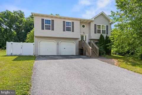 22 Horizon Dr, Fredericksburg, PA 17026