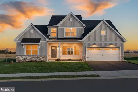 122 Alexandria Dr, Annville, PA 17003
