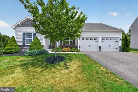 27 Finch Dr, Annville, PA 17003