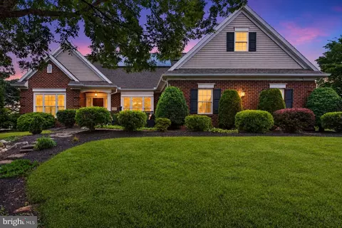 804 Shore Landing Dr, Lebanon, PA 17046