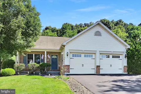 14 Cranberry Ct, Lebanon, PA 17046