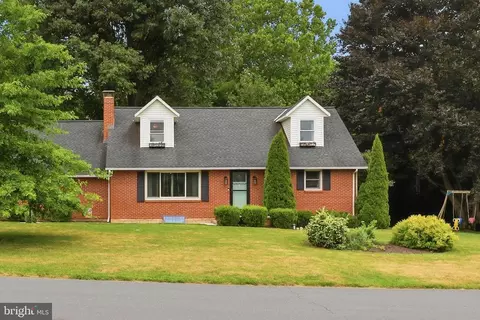 328 Quittie Park Dr, Annville, PA 17003