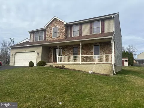 228 S Broad St, Jonestown, PA 17038