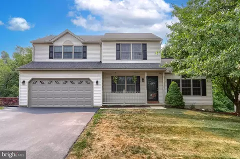 4 Mayfly Ct, Myerstown, PA 17067