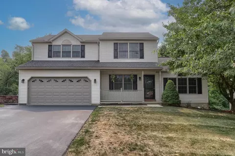 4 Mayfly Ct, Myerstown, PA 17067