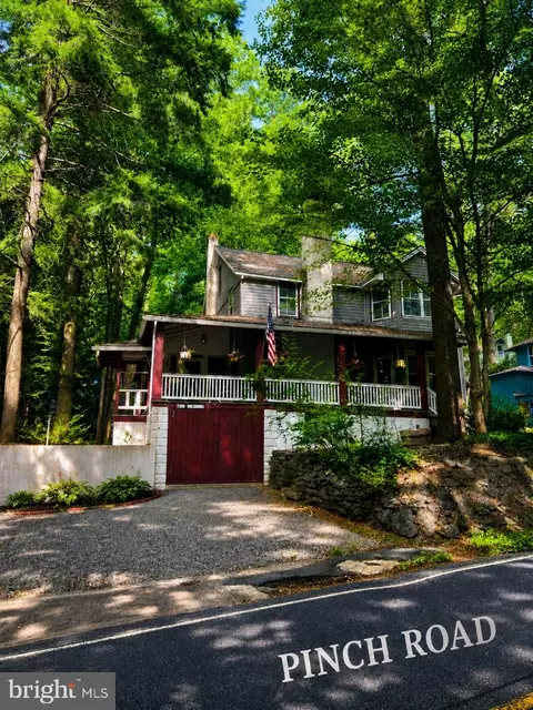 601 Kephart Ave, Mount Gretna, PA 17064