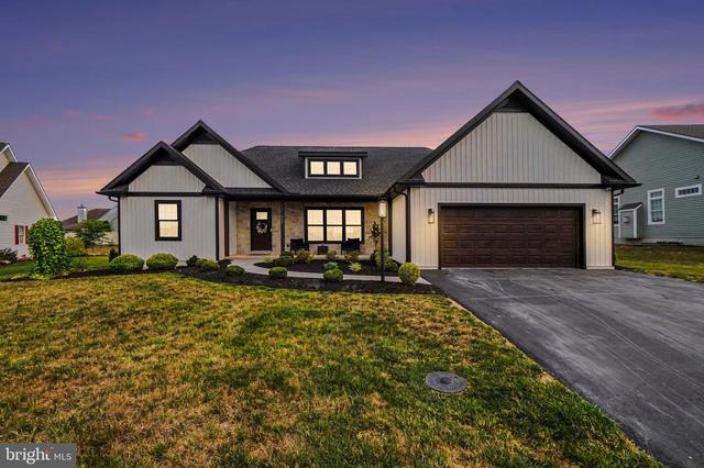 227 Daisy Dr, Lebanon, PA 17046