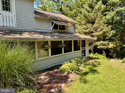 24 Aster Ln, Fredericksburg, PA 17026