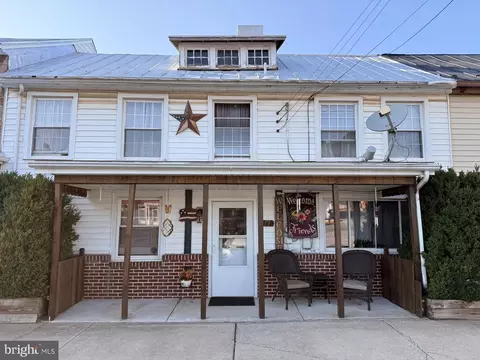 17 E Market St, Jonestown, PA 17038