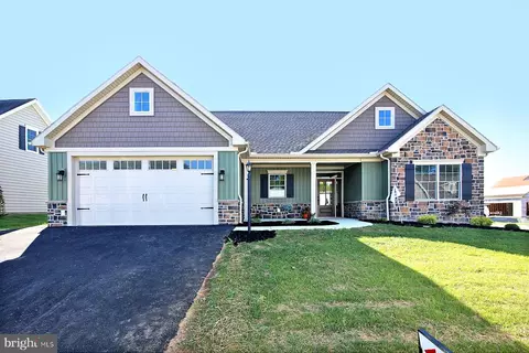 108 Allwein Dr, Lebanon, PA 17042