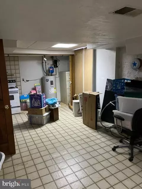 Entry Way - 308 Boyd St, Lebanon, PA 17042 photo 5 of 5