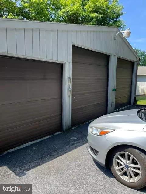 Exterior - 308 Boyd St, Lebanon, PA 17042 photo 2 of 3