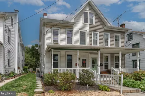337 E Maple St, Annville, PA 17003