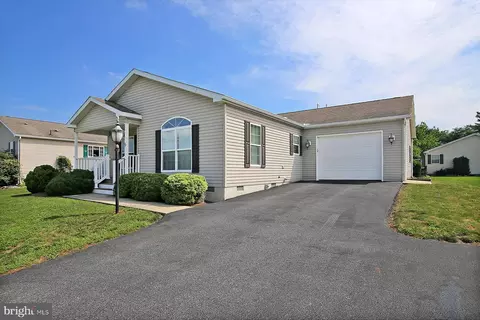 9 Millard Dr, Annville, PA 17003