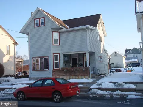 44 N Locust St, Palmyra, PA 17078