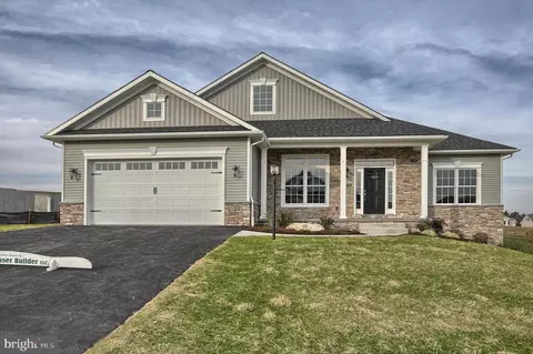 021 Starlight Ln, Lebanon, PA 17046