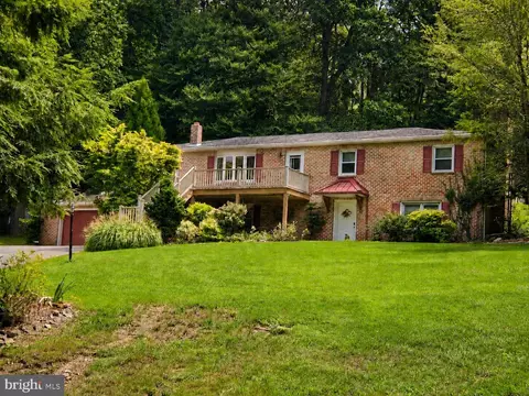 654 Woodlawn Dr, Lebanon, PA 17042