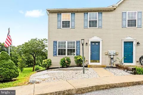 69 Laurel Dr, Myerstown, PA 17067