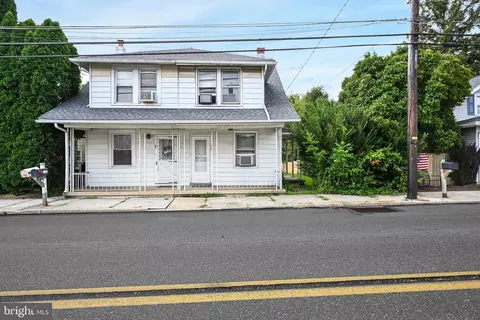 117 W Main St, Newmanstown, PA 17073