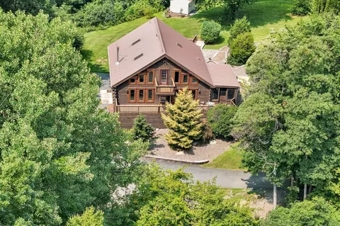 83 S Mountain Rd, Robesonia, PA 19551