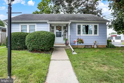 832 W Maple St, Palmyra, PA 17078