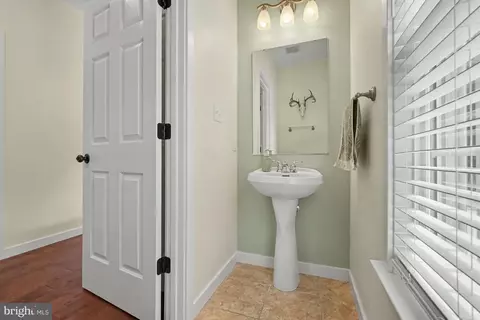 Entry Way - 146 Rexmont Rd, Lebanon, PA 17042 photo 3 of 4