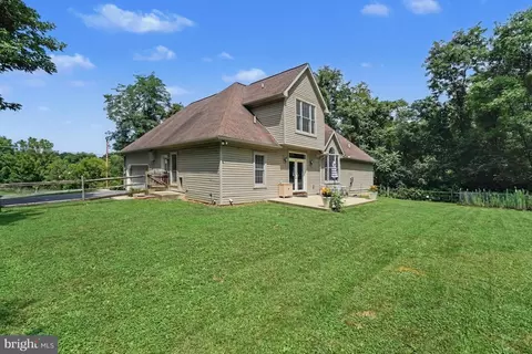 Exterior - 146 Rexmont Rd, Lebanon, PA 17042 photo 5 of 6