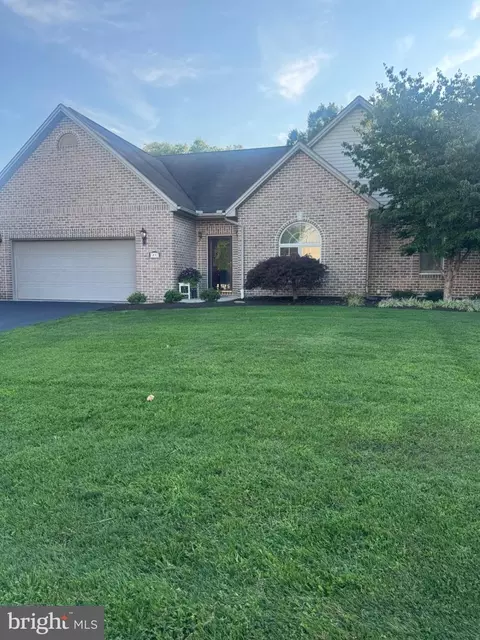 43 Fairfax Ln, Annville, PA 17003