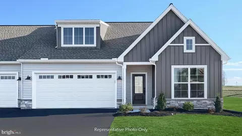 47 Canterbury Ln, Annville, PA 17003