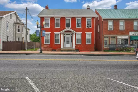 43 W Main St, Annville, PA 17003